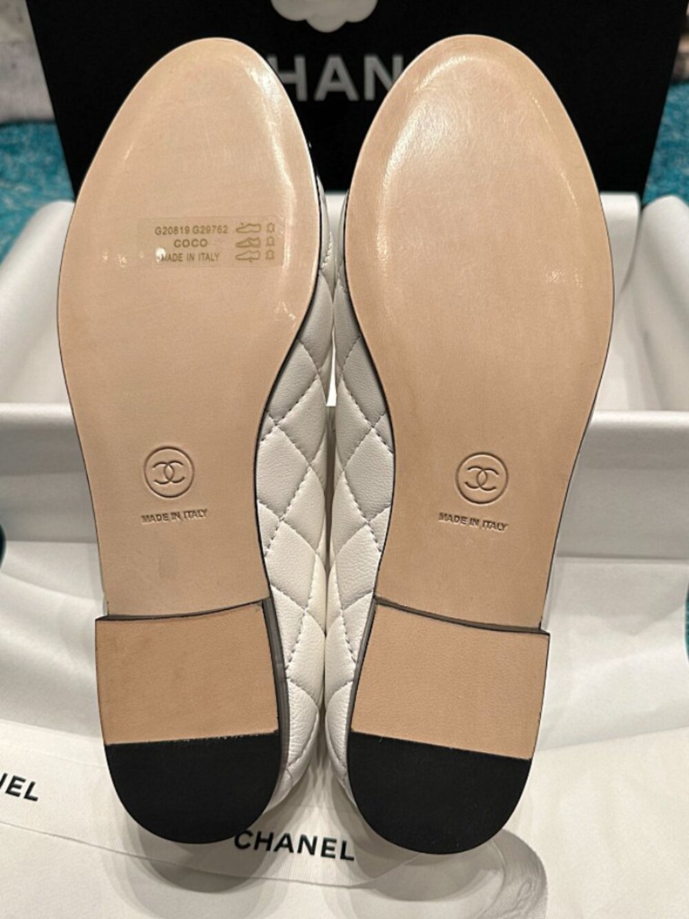 CHANEL Two-Tone Ballerina Ballet Flats - Picture 4 of 9